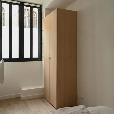 Loft 1 Bedroom Jardin Des Plantes Ac By Lcc Agency