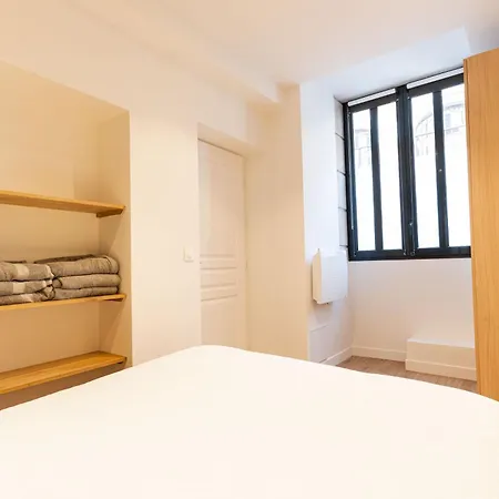 Loft 1 Bedroom Jardin Des Plantes Ac By Lcc Agency